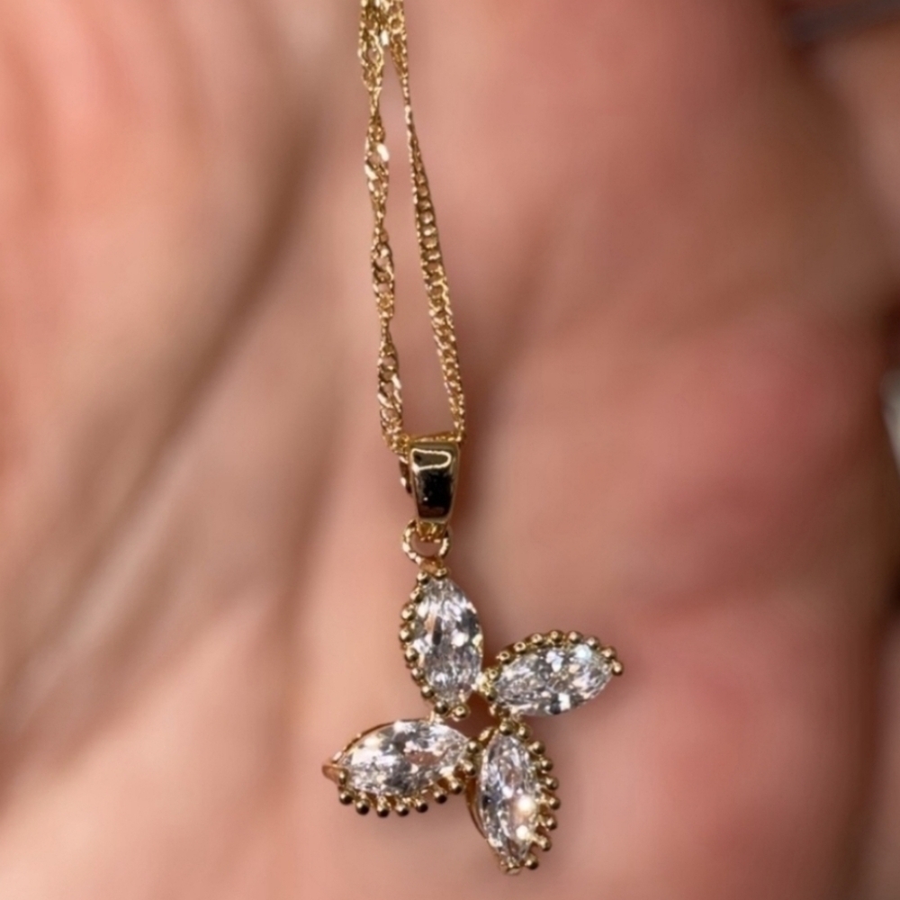 NEW Pendant & Earring Set - Picture 3 of 14